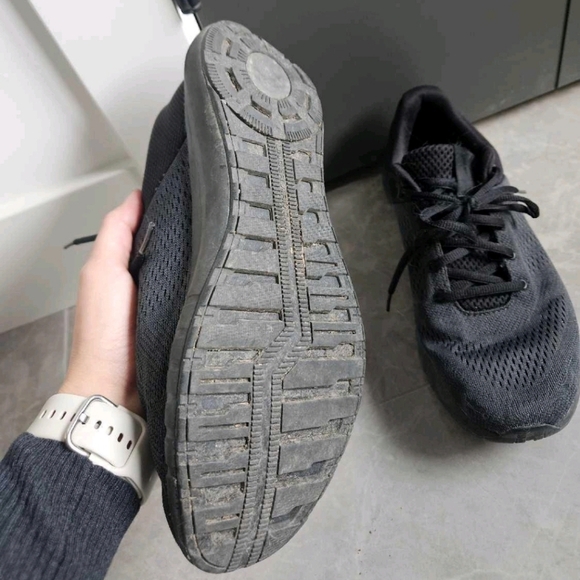 Black Under Armour Sneakers - Picture 2 of 3